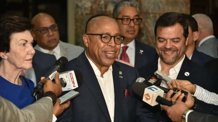 Cámara de Diputados recibe a senadores, alcaldes y concejales dominicanos en los EEUU