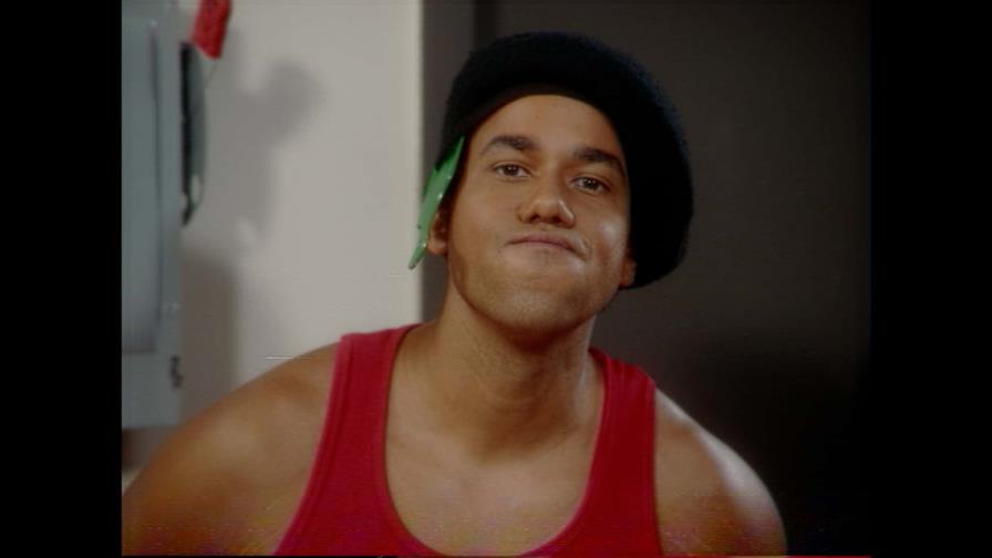 Romeo Santos reacciona a la censura de Espectáculos Públicos lanzando el videoclip de Suegra Romeo Santos reacciona a la censura de Espectáculos Públicos lanzando el videoclip de Suegra