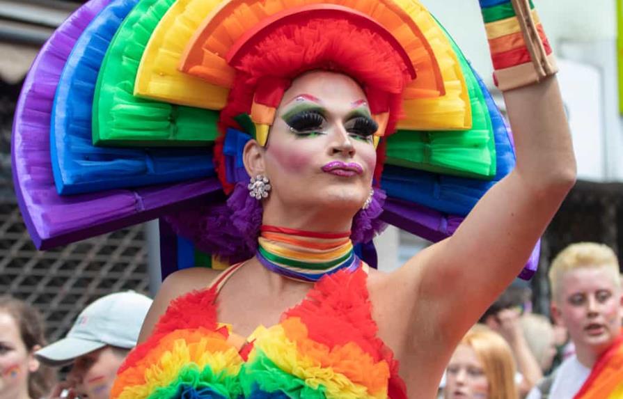 Tennessee prohíbe los espectáculos de drag queen en público