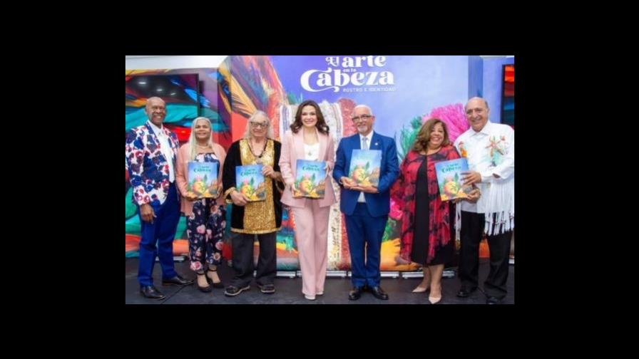 Banreservas presenta libro carnavalesco “El arte en la cabeza” en homenaje a Juampa