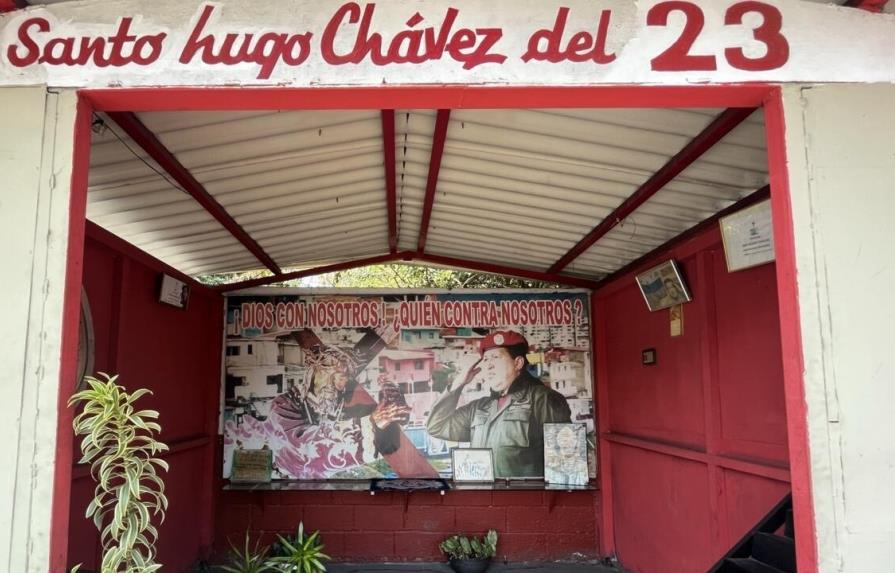 Venezolanos discuten luces y sombras que dejó Chávez a 10 años de su muerte