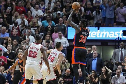 Knicks siguen encendidos; superan al Heat
