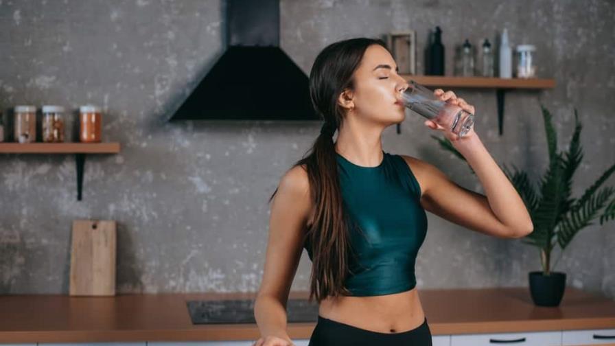 Cómo incorporar el hábito de beber más agua Cómo incorporar el hábito de beber más agua