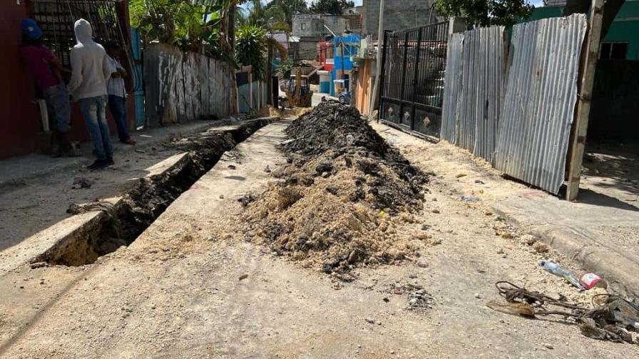 Moradores de Cancino Adentro solicitan a Salud Pública fumigar contra mosquitos Moradores de Cancino Adentro solicitan a Salud Pública fumigar contra mosquitos