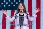 Marianne Williamson, la primera demócrata en disputar la candidatura a Biden