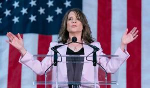 Marianne Williamson, la primera demócrata en disputar la candidatura a Biden