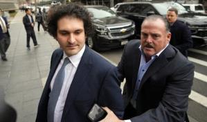 Piden un celular plegable para el fundador de FTX mientras esté en libertad bajo fianza