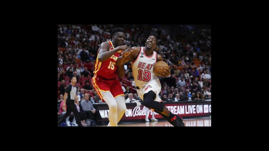 Con 30 de Adebayo, Heat vence a Hawks