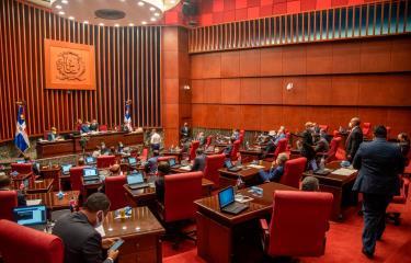 Senadores recibirán al ministro de Hacienda y al director de la Opret para estudiar proyectos de ley