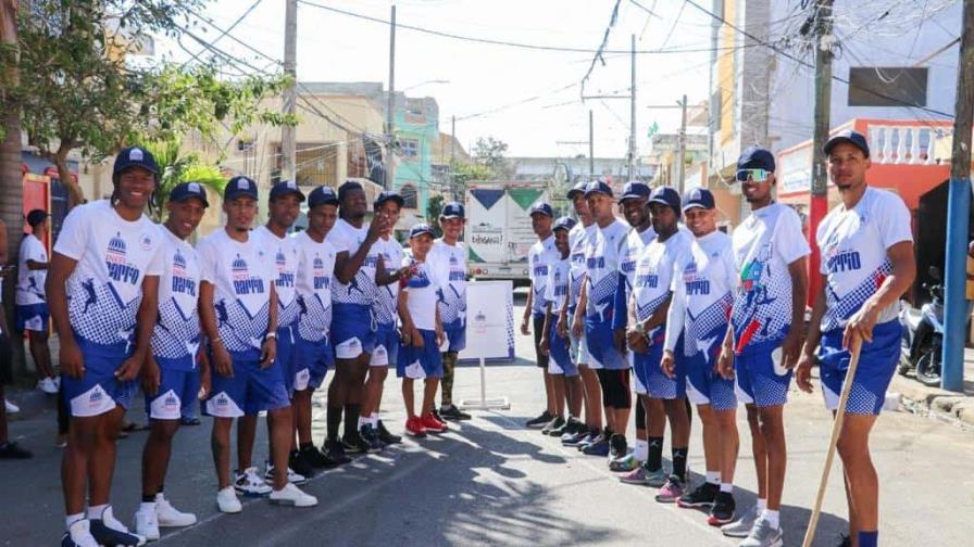 Inefi con el Barrio llega a Capotillo con un evento de baloncesto y vitilla