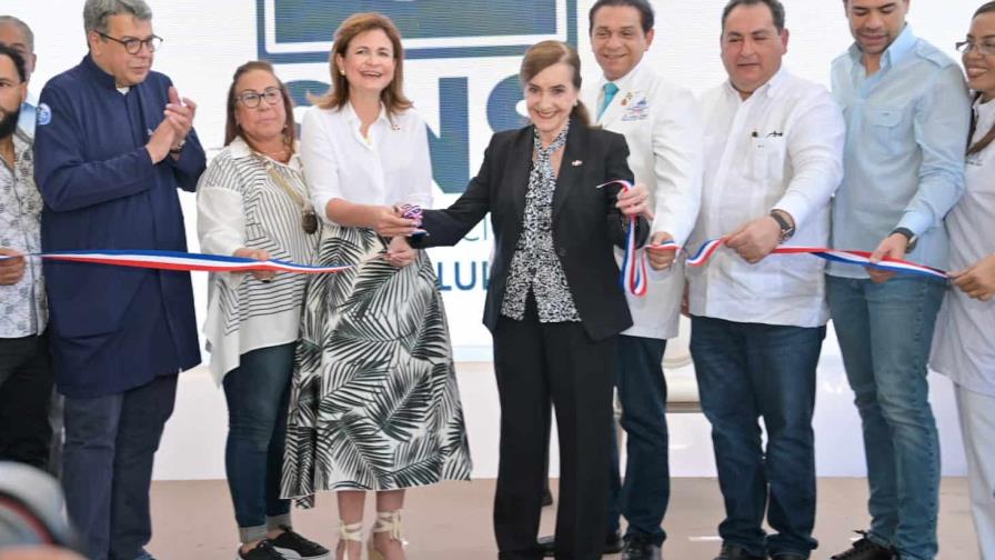 Gobierno inaugura remozamiento de hospital municipal Dr. Luis Espaillat en Santiago