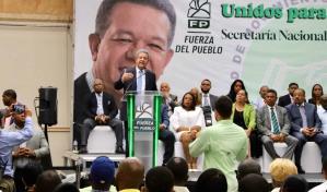 Leonel asegura que en el país lo que hay es  “pollo Abinader”, pero que está muy caro