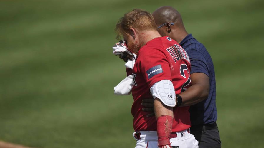 Justin Turner acaba en hospital por pelotazo en pretemporada