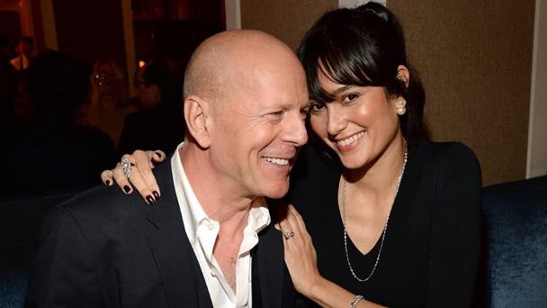 Esposa de Bruce Willis dice que no sabe si el actor es consciente de su padecimiento