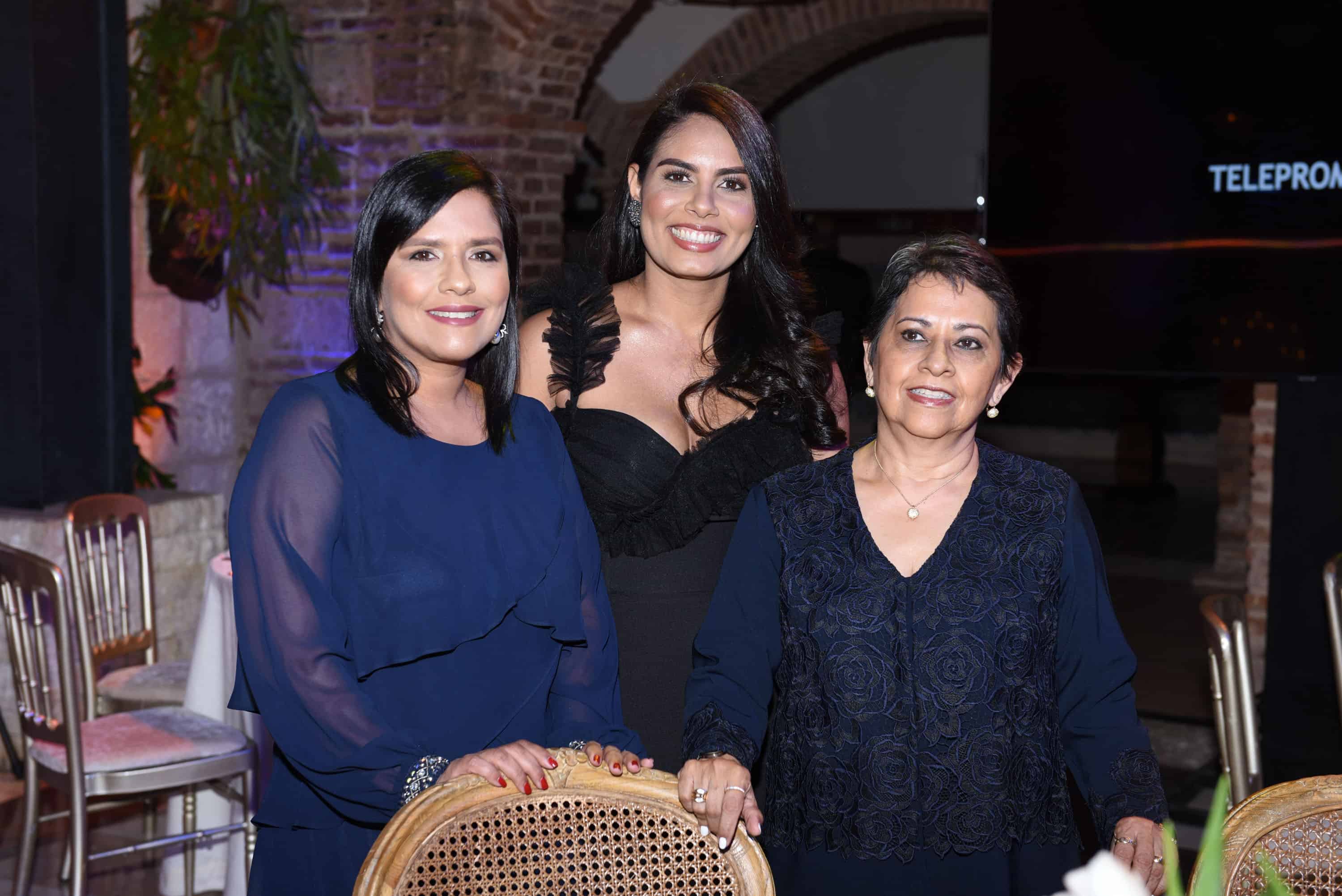 Johanna Isabel Aguilera, Ruth Arias y Carmen Alicia Quijano.