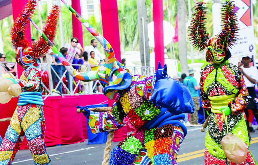 Brillo y folclore en un Desfile Nacional de Carnaval donde los niños fueron protagonistas