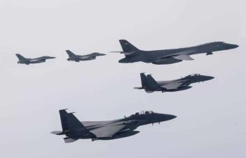 Corea del Sur y Estados Unidos realizan maniobras con un bombardero estratégico B-52