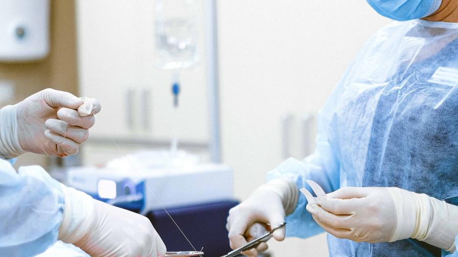 Reguladores de Florida preocupados por el riesgo de las cirugías para elevar glúteos