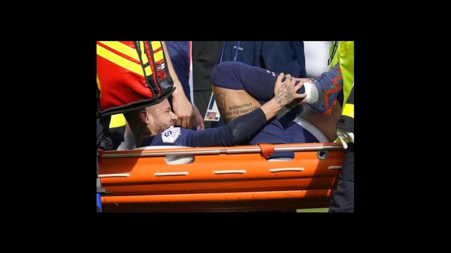 Neymar se operará el tobillo y dice adiós a la temporada
