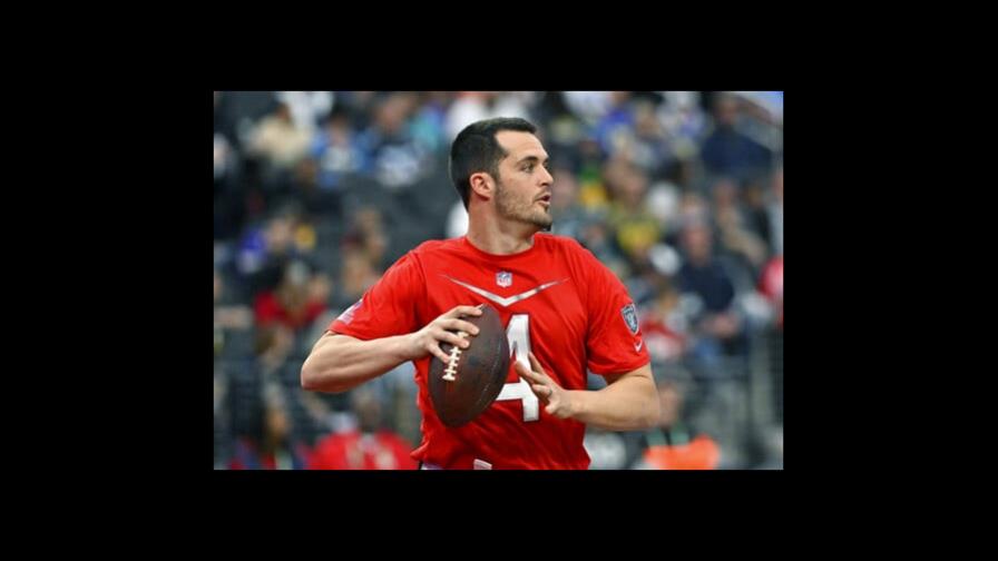Derek Carr firma contrato de 4 años con los Saints Derek Carr firma contrato de 4 años con los Saints