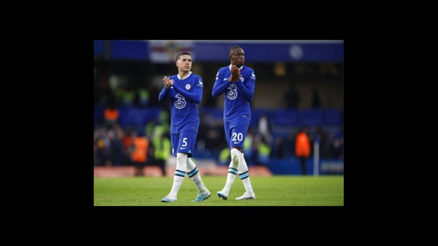 Chelsea evoca previas turbulencias al recibir al Dortmund