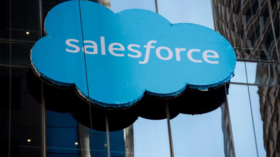 Salesforce incorpora inteligencia artificial de ChatGPT en herramienta Slack