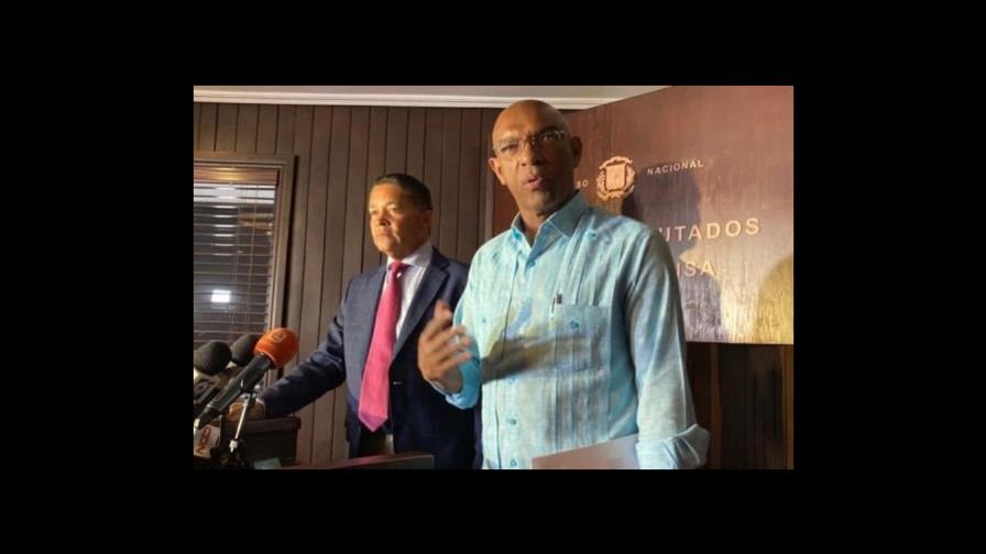 Doce diputados plantean construir un ferrocarril de pasajeros y cargas que enlace la capital con la región Este Doce diputados plantean construir un ferrocarril de pasajeros y cargas que enlace la capital con la región Este