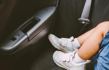 Muere niño de dos años olvidado en un auto en Florida un día récord de calor