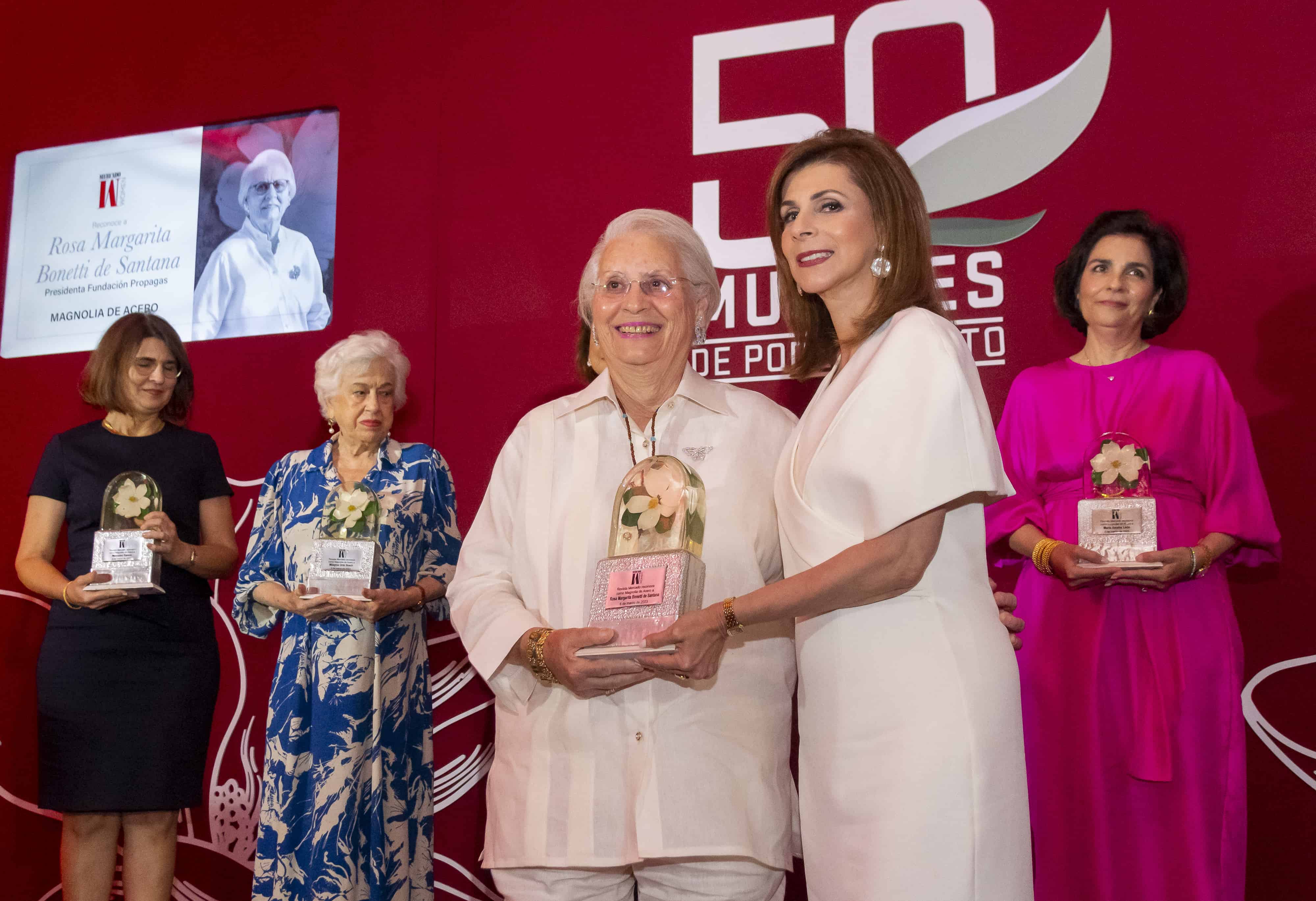 Rosa Margarita Bonetti de Santana.