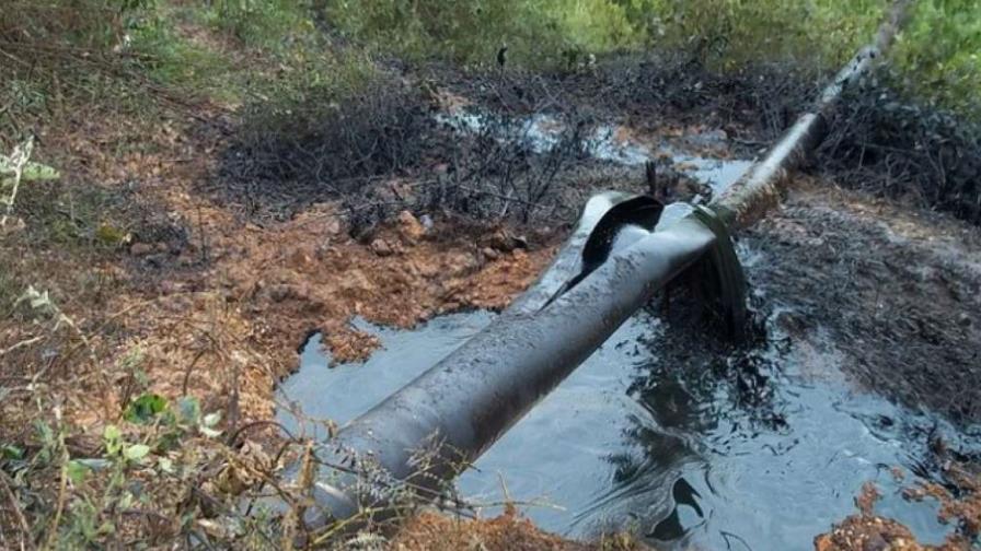 Ataque contra oleoducto provoca un daño ambiental en el noreste de Colombia