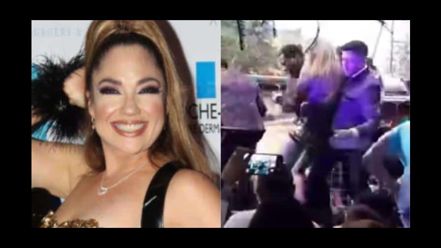 Hombre sube al escenario y golpea de forma brutal a cantante mexicana y todo queda captado