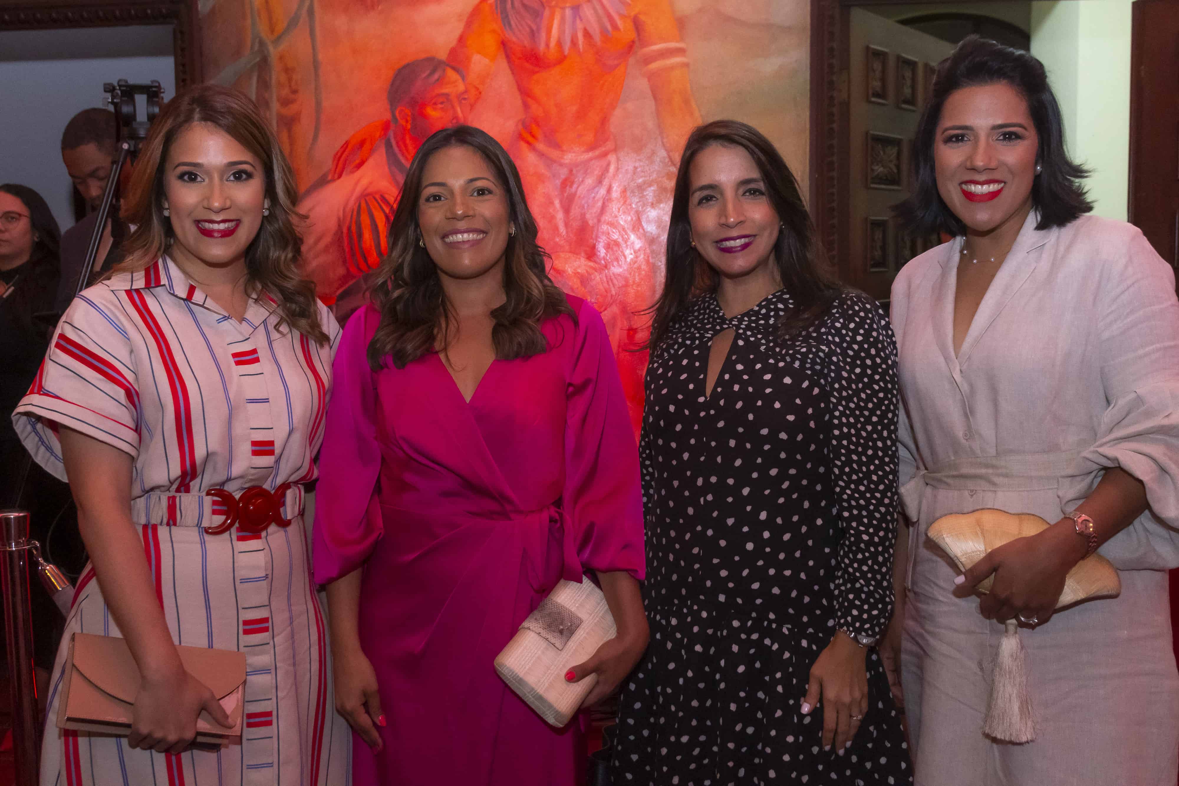 Giselle Pla, Paola Pla, Suset Matos y Olga Pla. 