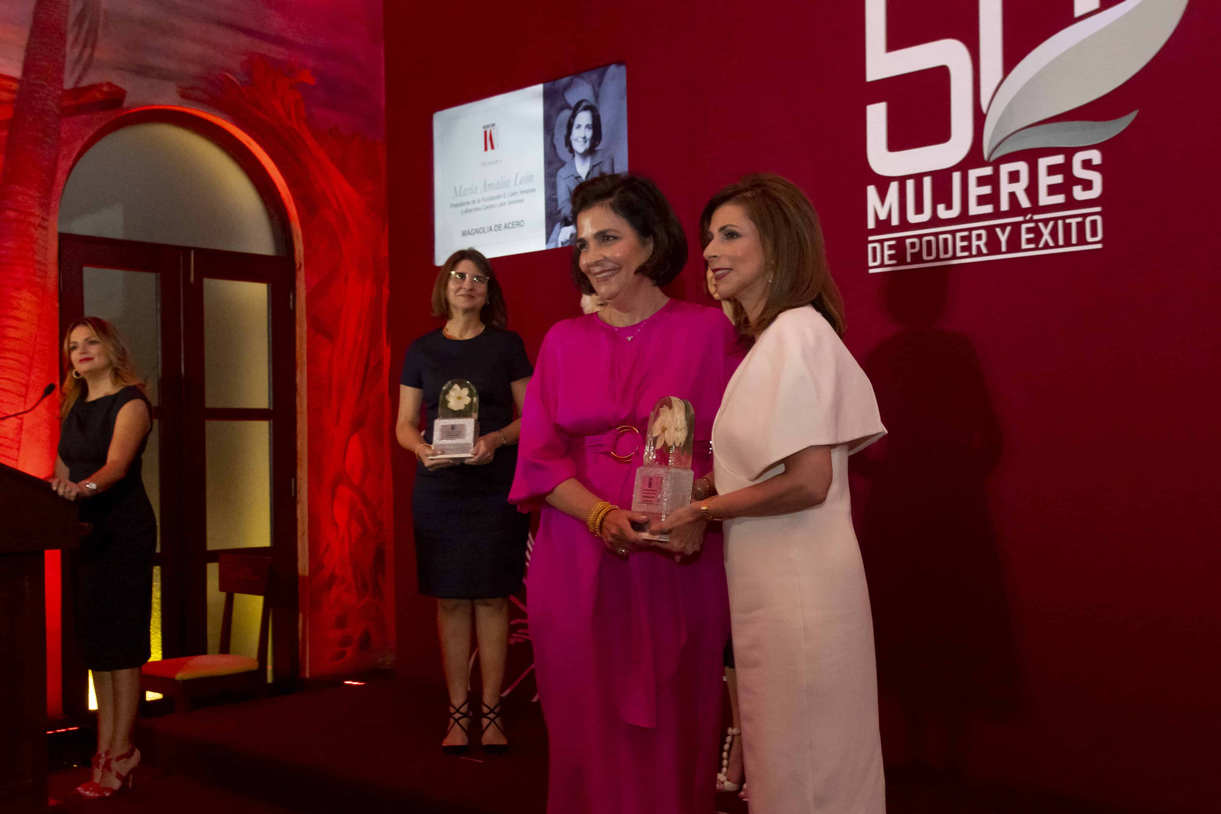 María Amalia León.