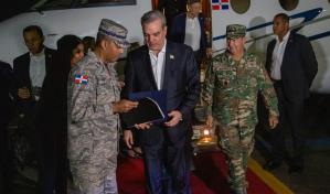 Abinader regresa de Ecuador tras participar en reunión de la Alianza para el Desarrollo en Democracia