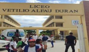 Evac&uacute;an liceo en Ver&oacute;n por incendio forestal