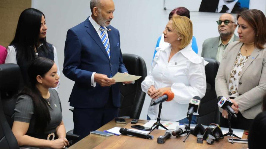 Proyecto de Ley prohibiría venta de comida chatarra en centros educativos Proyecto de Ley prohibiría venta de comida chatarra en centros educativos