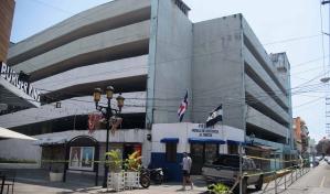 Terminan estudios para iniciar demolición del parqueo de la calle José Reyes