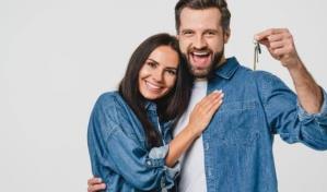 ¿Cómo comprar una casa con tu pareja si no están casados en EEUU?