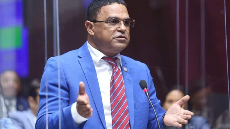 Diputado reintroduce propuesta de usar placas de vehículos por provincias Diputado reintroduce propuesta de usar placas de vehículos por provincias