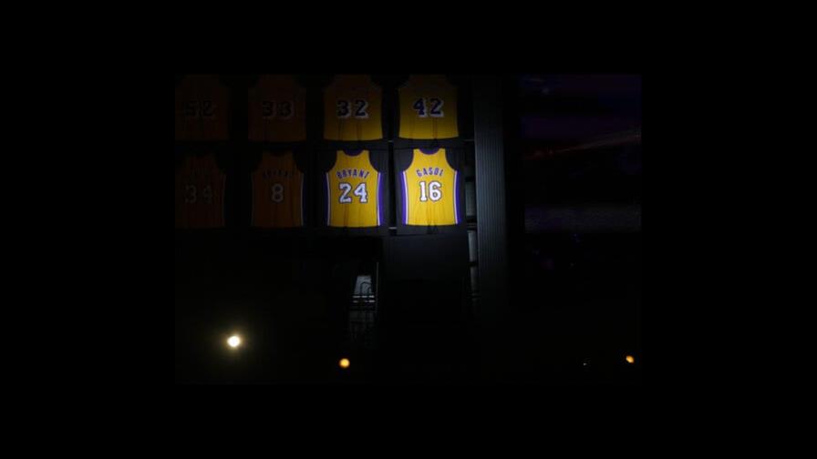 Gasol, emocionado en la retirada de su dorsal con los Lakers