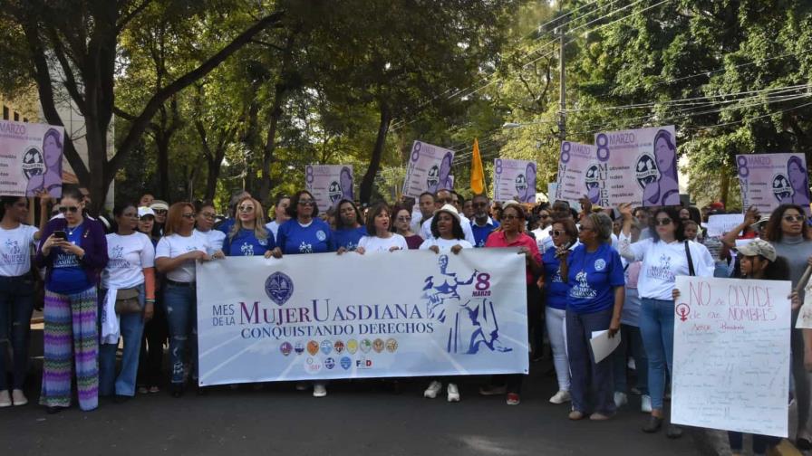 Mujeres uasdianas exigen mayor equidad durante marcha