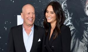 Esposa de Bruce Willis desmiente que Demi Moore se mudó a su casa para cuidar del actor