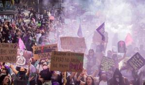 Miles de mujeres marchan en Monterrey y Guadalajara para denunciar violencia