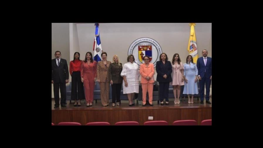 Damas de éxito conversan sobre los aportes y obstáculos de la mujer Damas de éxito conversan sobre los aportes y obstáculos de la mujer