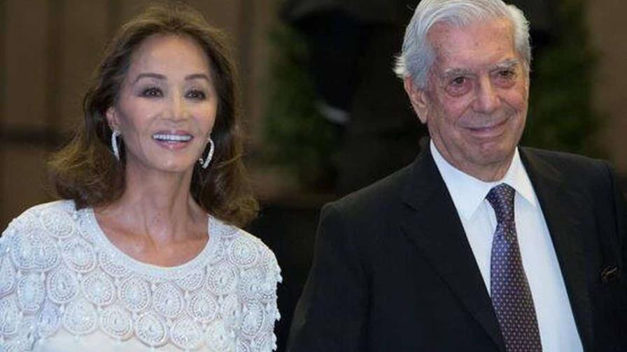 Julio Iglesias defiende a Isabel Preysler: El comportamiento del señor Vargas Llosa ha dejado mucho que desear