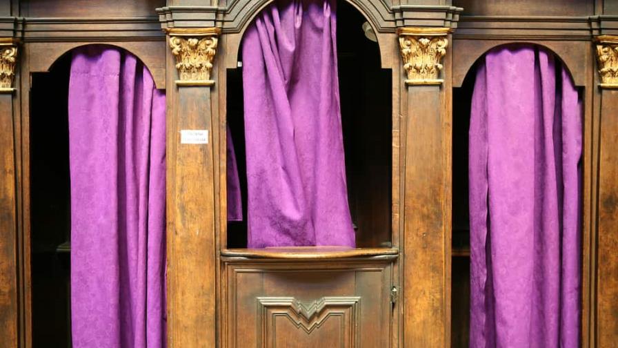 Proyecto de ley obligaría a los sacerdotes a romper secreto de confesión desata polémica en EE.UU.