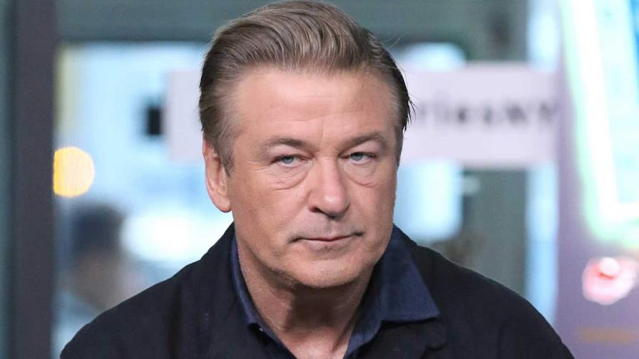 Abogado de Alec Baldwin dice que autoridades destruyeron arma del caso Rust