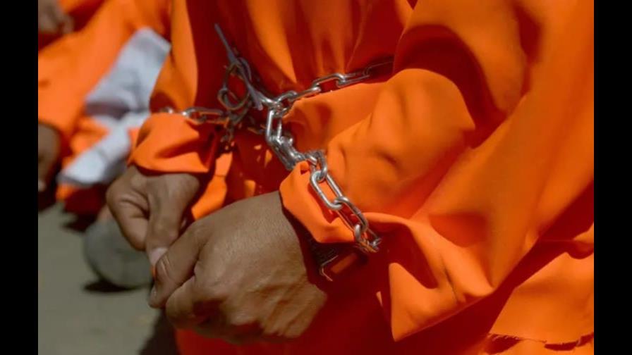 Acusan a tres mexicanos por tratar de vender un millón de pastillas de fentanilo