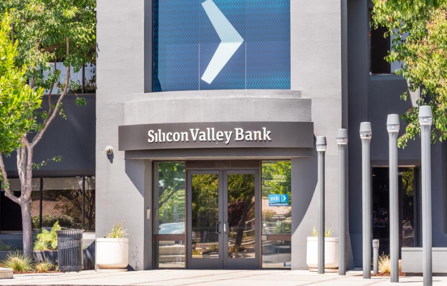 La debacle del Silicon Valley Bank repercute en bancos dentro y fuera de EEUU