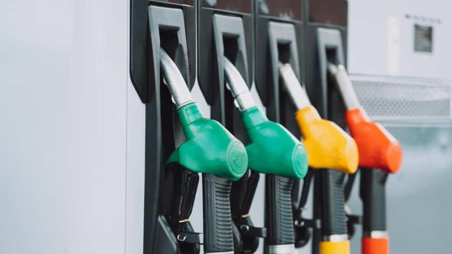 El avtur bajará RD$3.02 y el resto de los combustibles seguirá al mismo precio El avtur bajará RD$3.02 y el resto de los combustibles seguirá al mismo precio